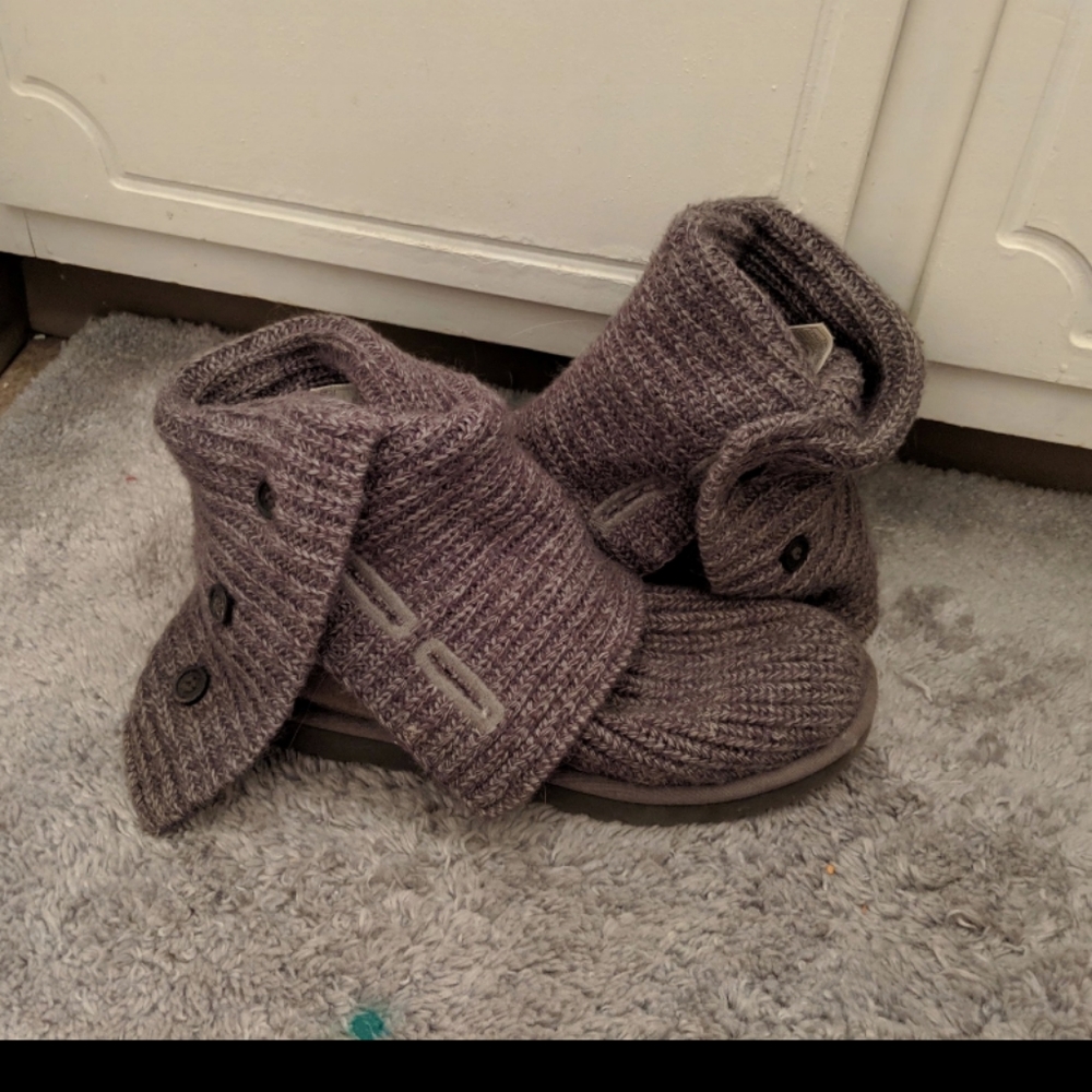 Grey knitt UGGs